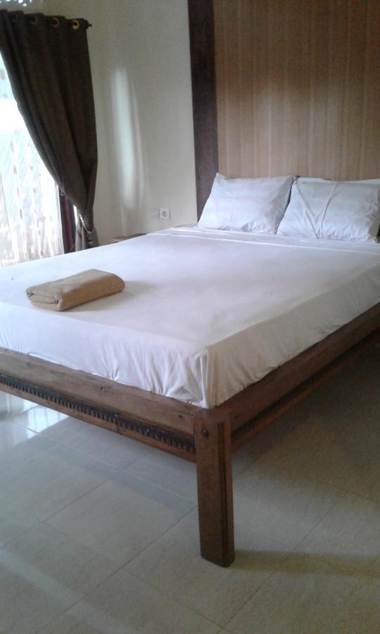 Madu Sentana House Hotel อูบุด ภายนอก รูปภาพ