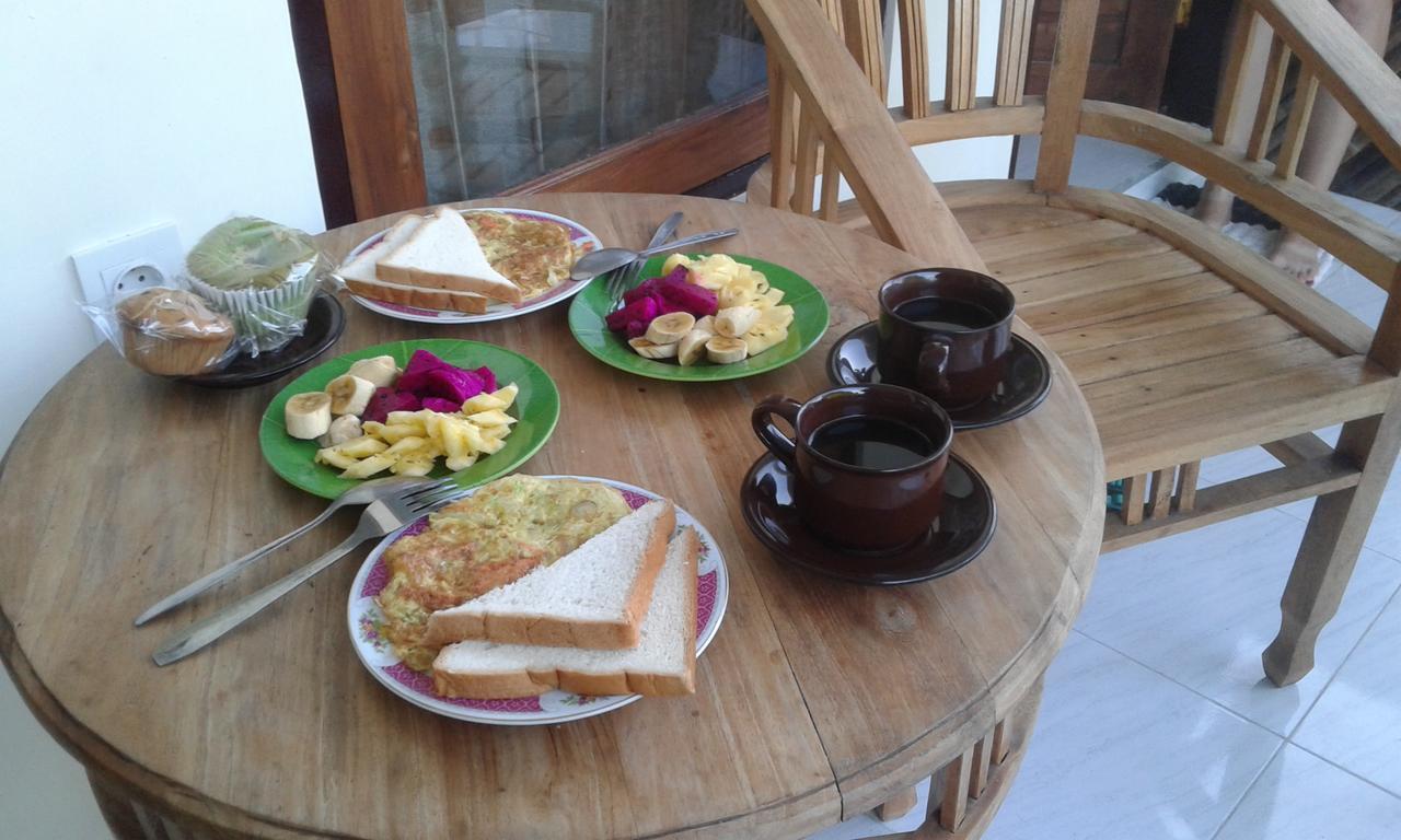 Madu Sentana House Hotel อูบุด ภายนอก รูปภาพ